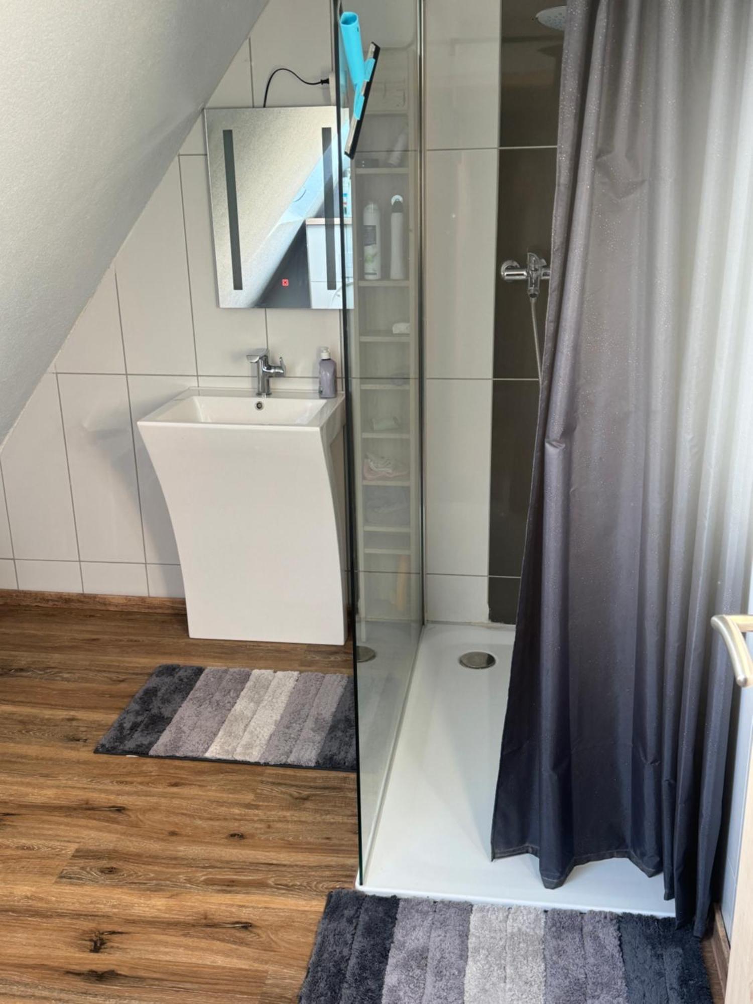 Gaestezimmer Am Aartalsee Bischoffen Bagian luar foto